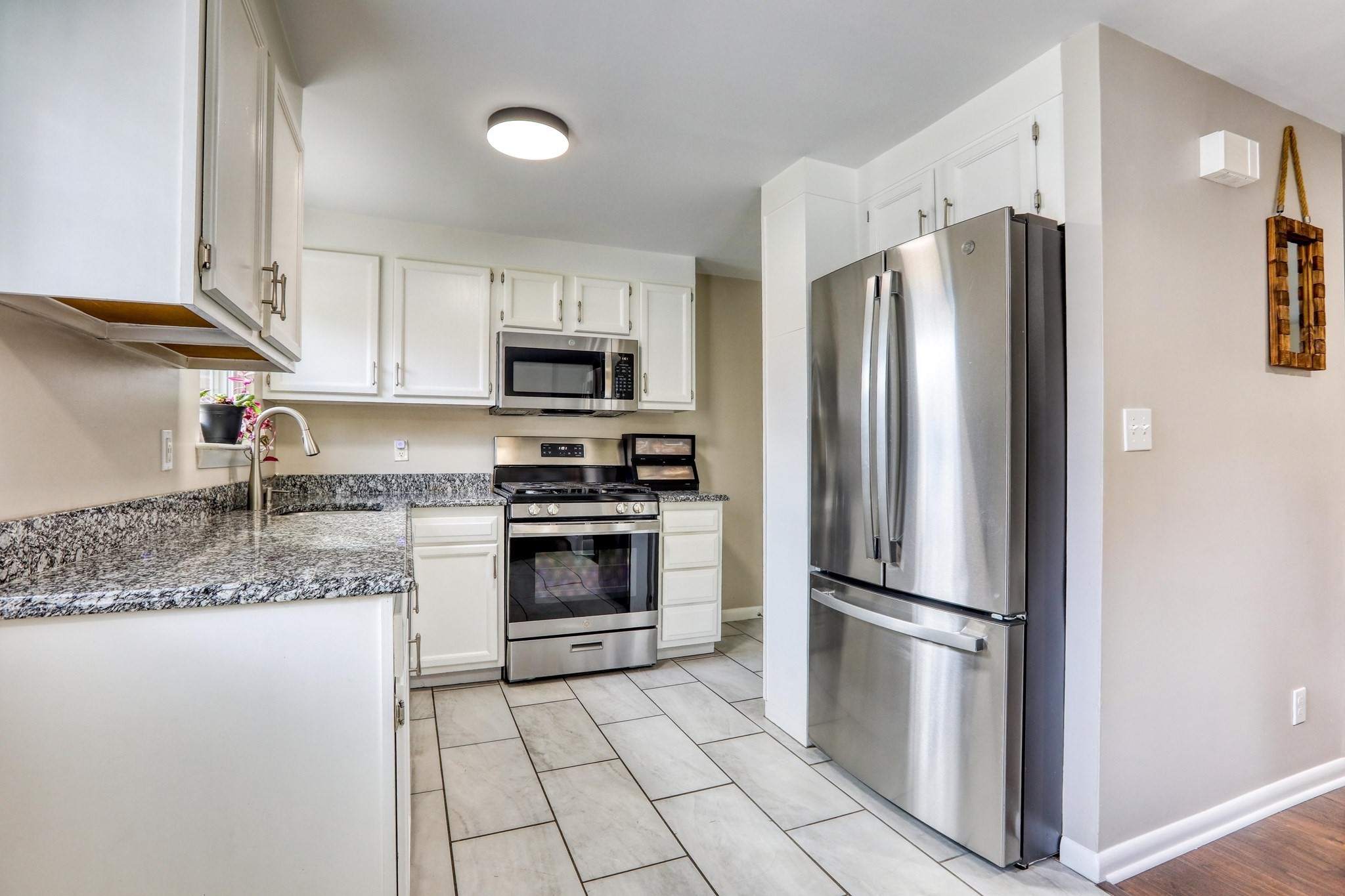 49 Kingston # 49 Property Photo 11