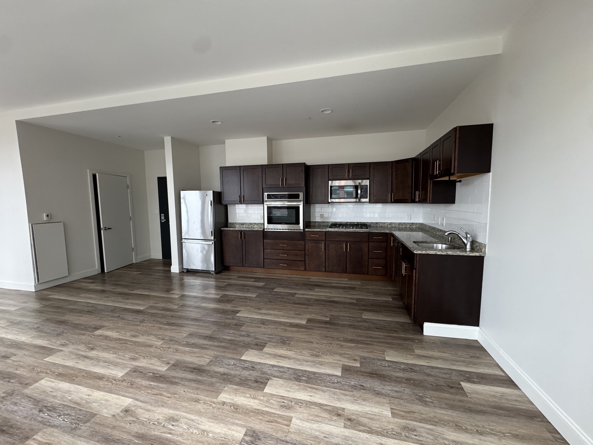 160 East Berkeley St # 502 Property Photo 1