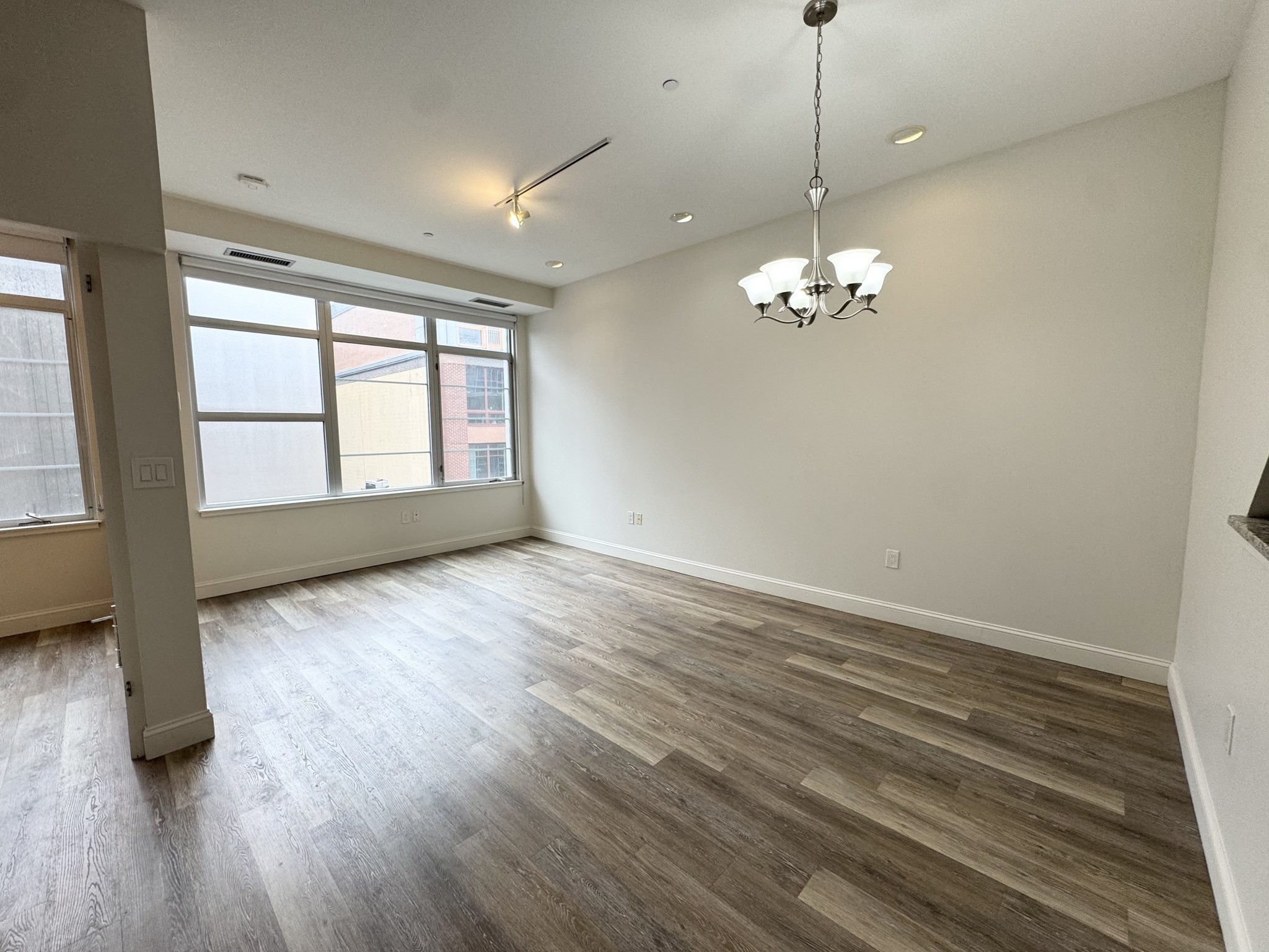 160 East Berkeley St # 518 Property Photo 2