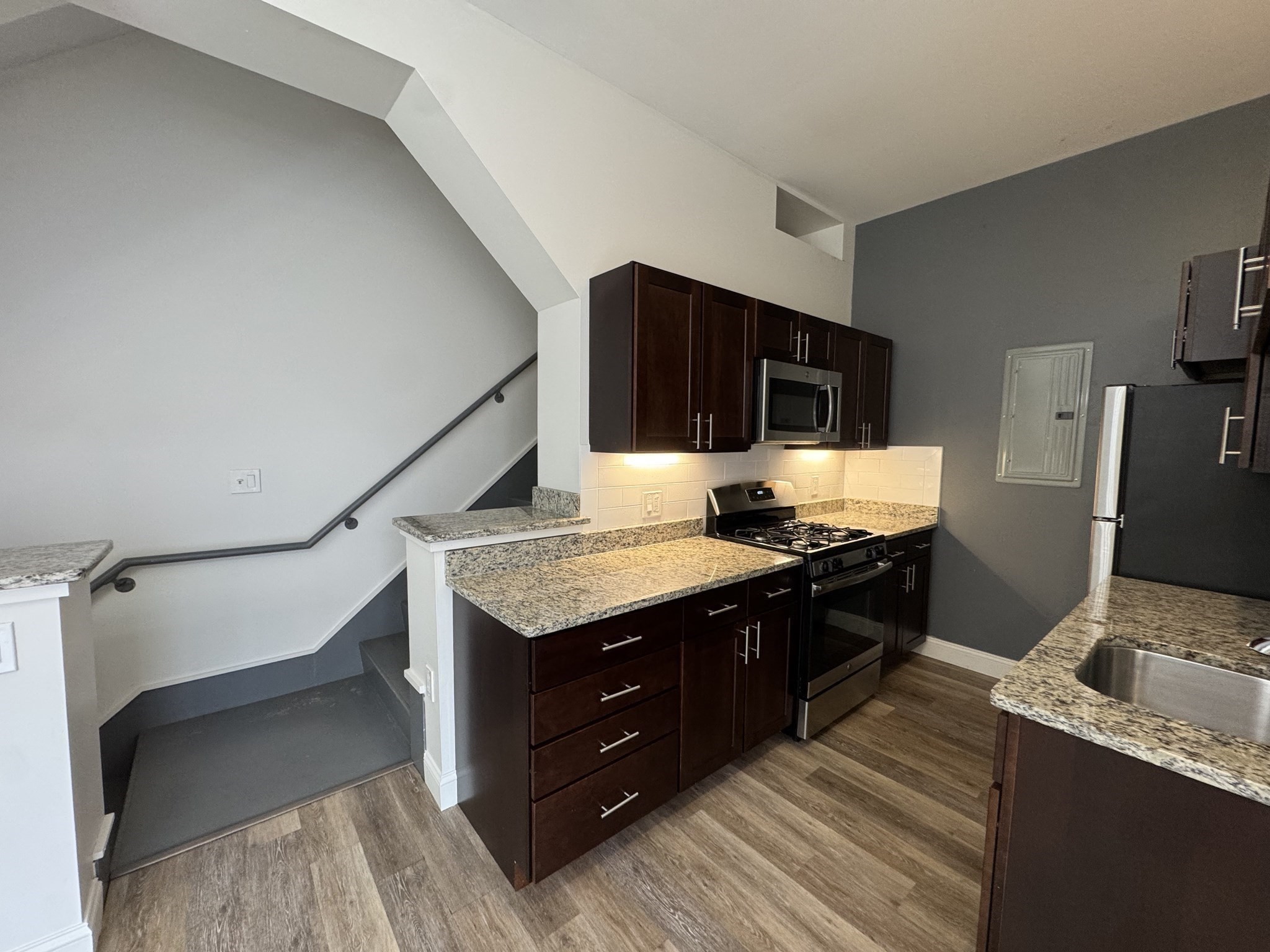 160 East Berkeley St # 518 Property Photo 4