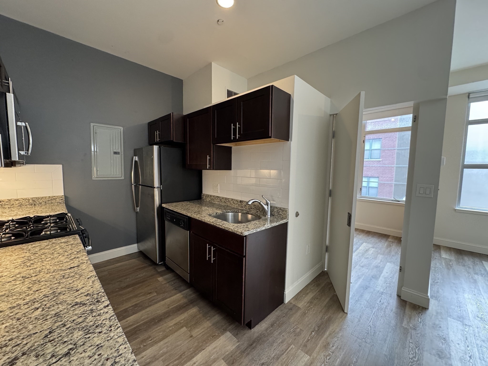 160 East Berkeley St # 518 Property Photo 5