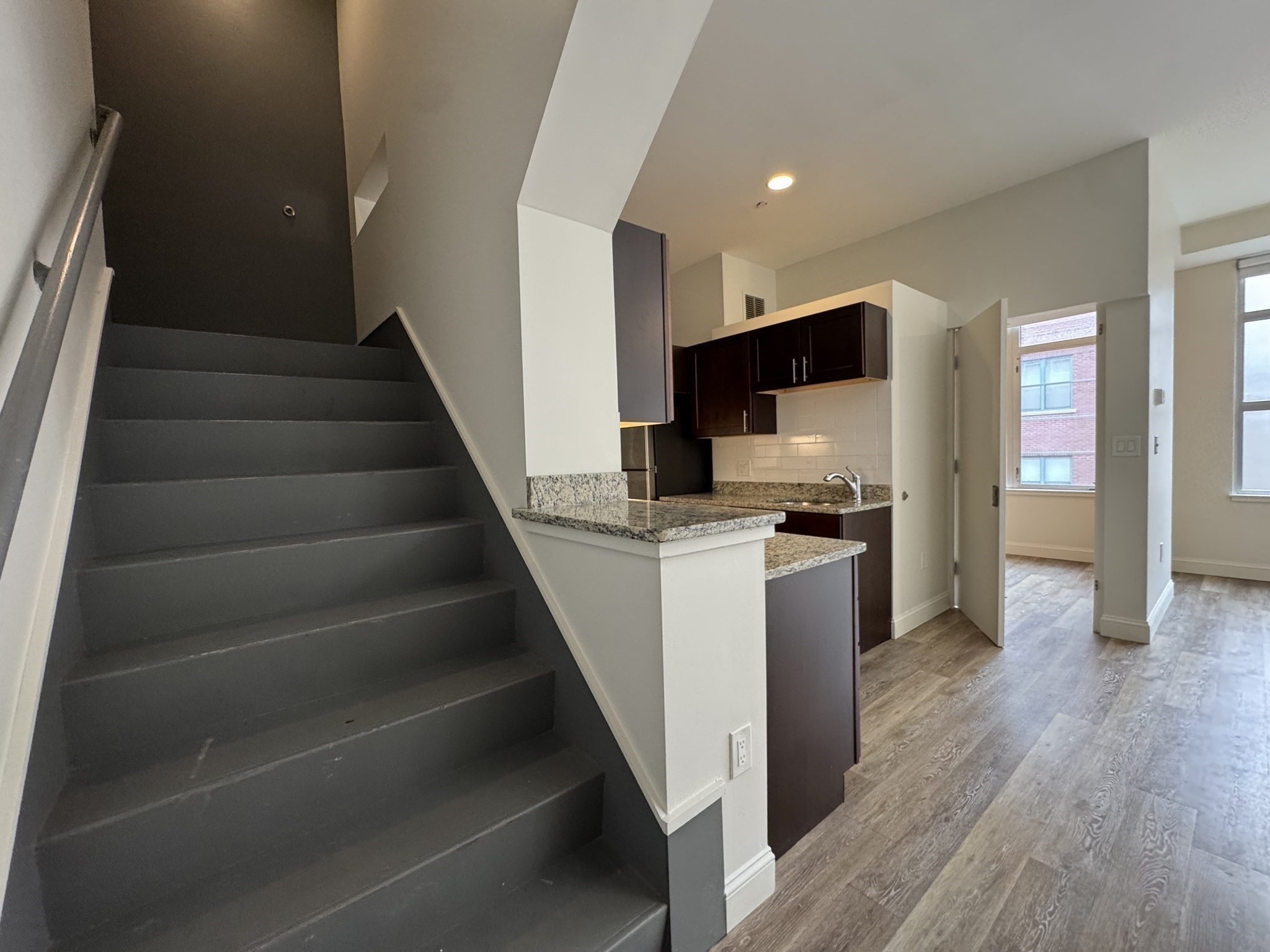 160 East Berkeley St # 518 Property Photo 6