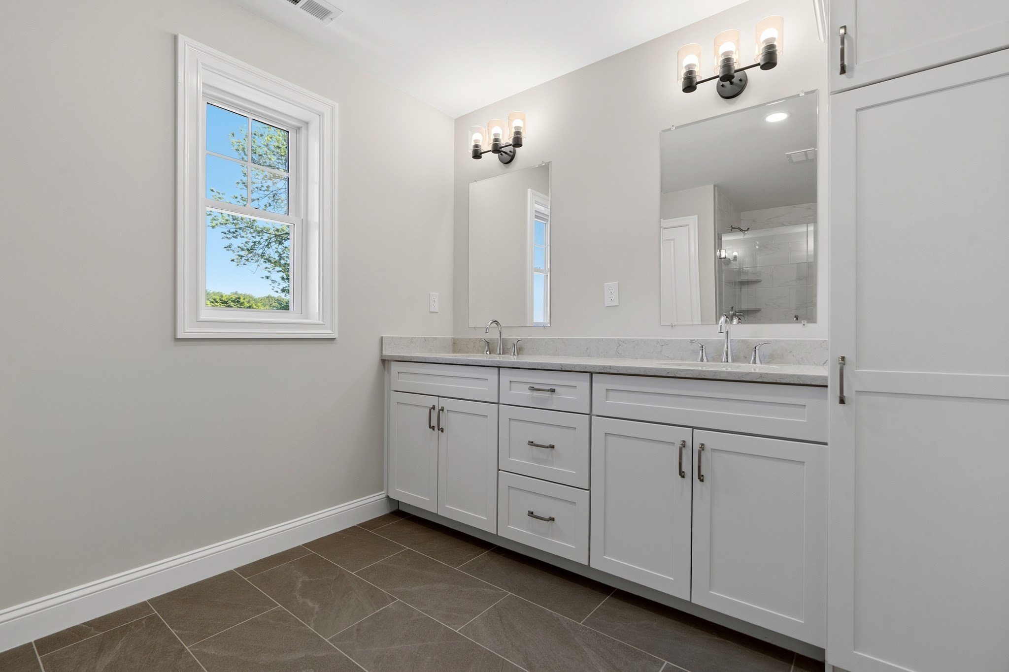 11 Isola Lane Property Photo 8
