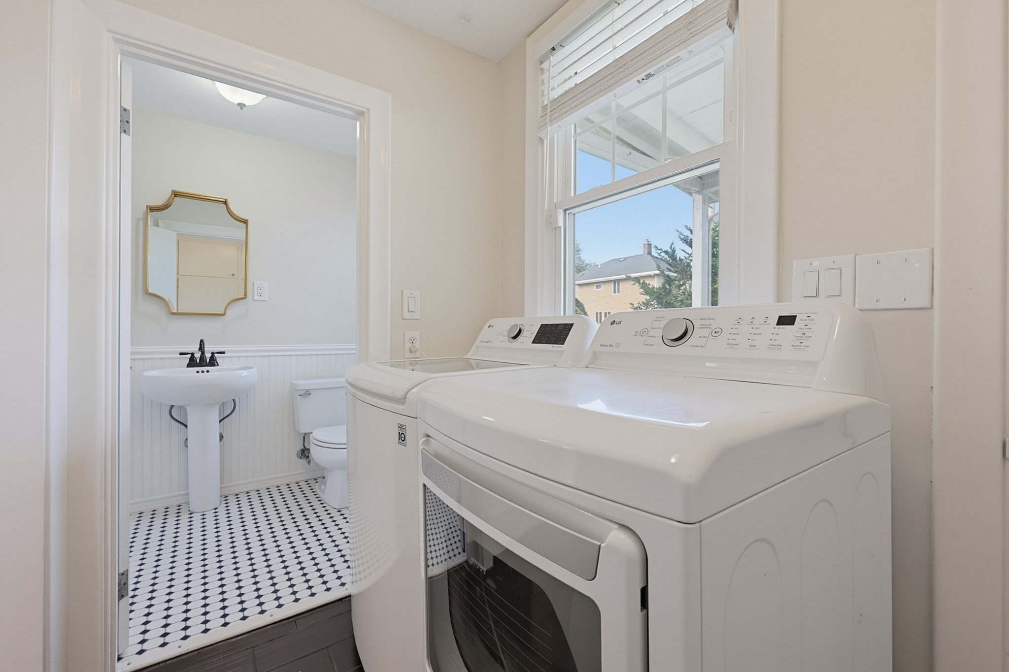 32 Elmwood Avenue Property Photo 18