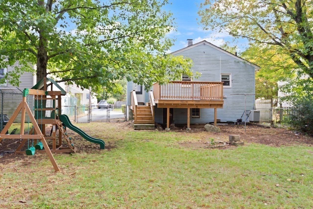 75 Sterling Ave Property Photo 6