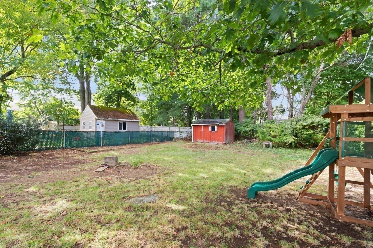 75 Sterling Ave Property Photo 7