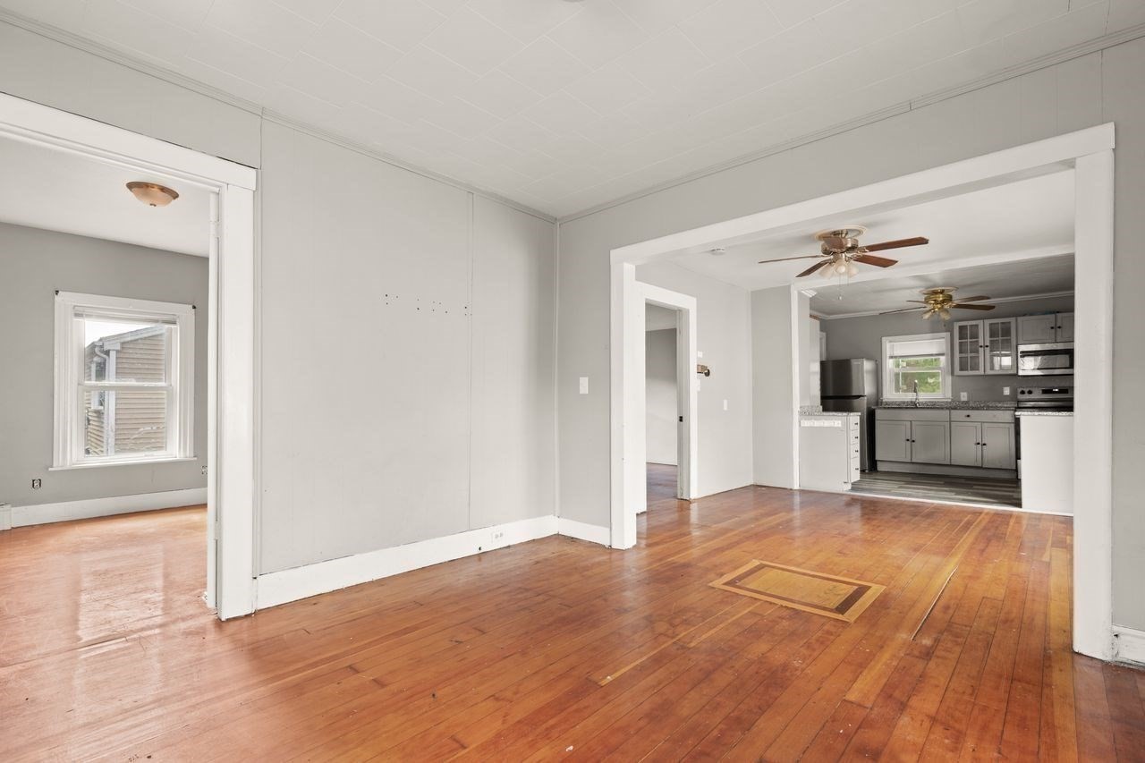 75 Sterling Ave Property Photo 17