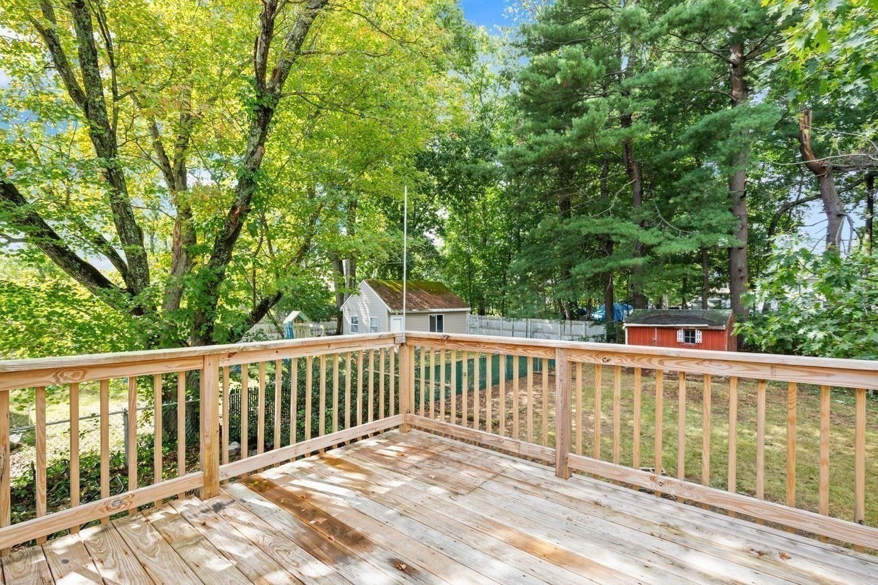 75 Sterling Ave Property Photo 32