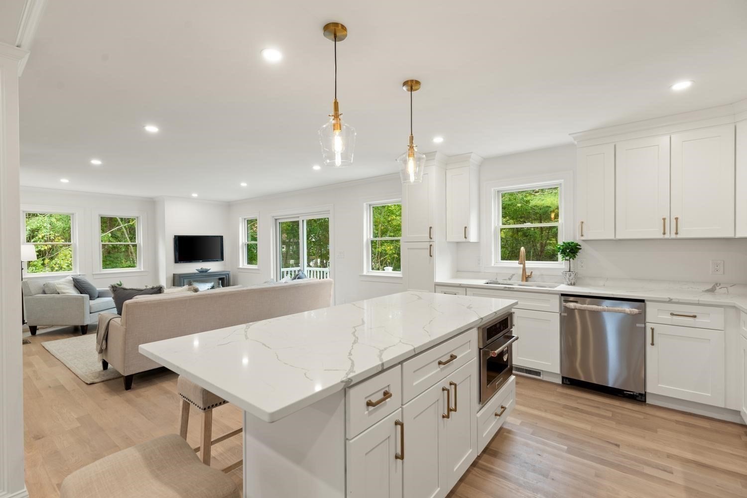 318 Essex Ave # A Property Photo 1