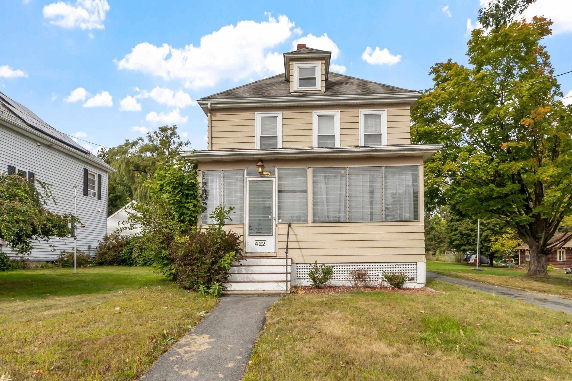 422 Groveland St. Property Photo 1