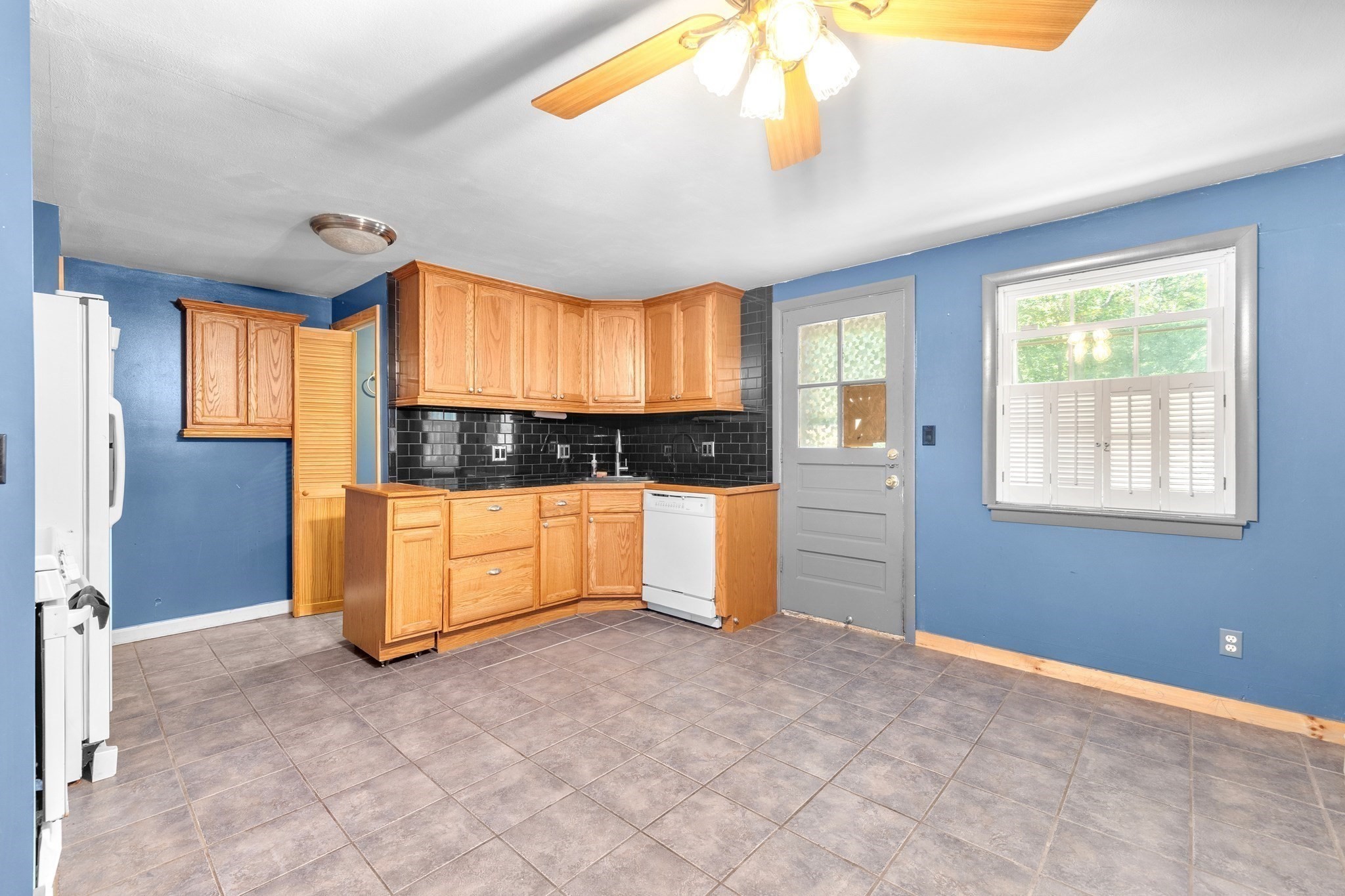 76 Jefferson St # 76 Property Photo 7