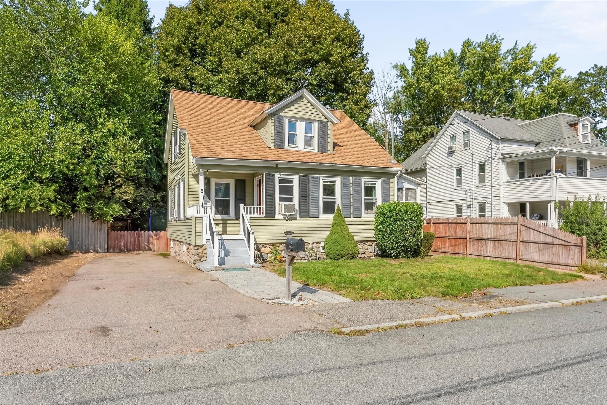 2 Franklin Ave Property Photo 1