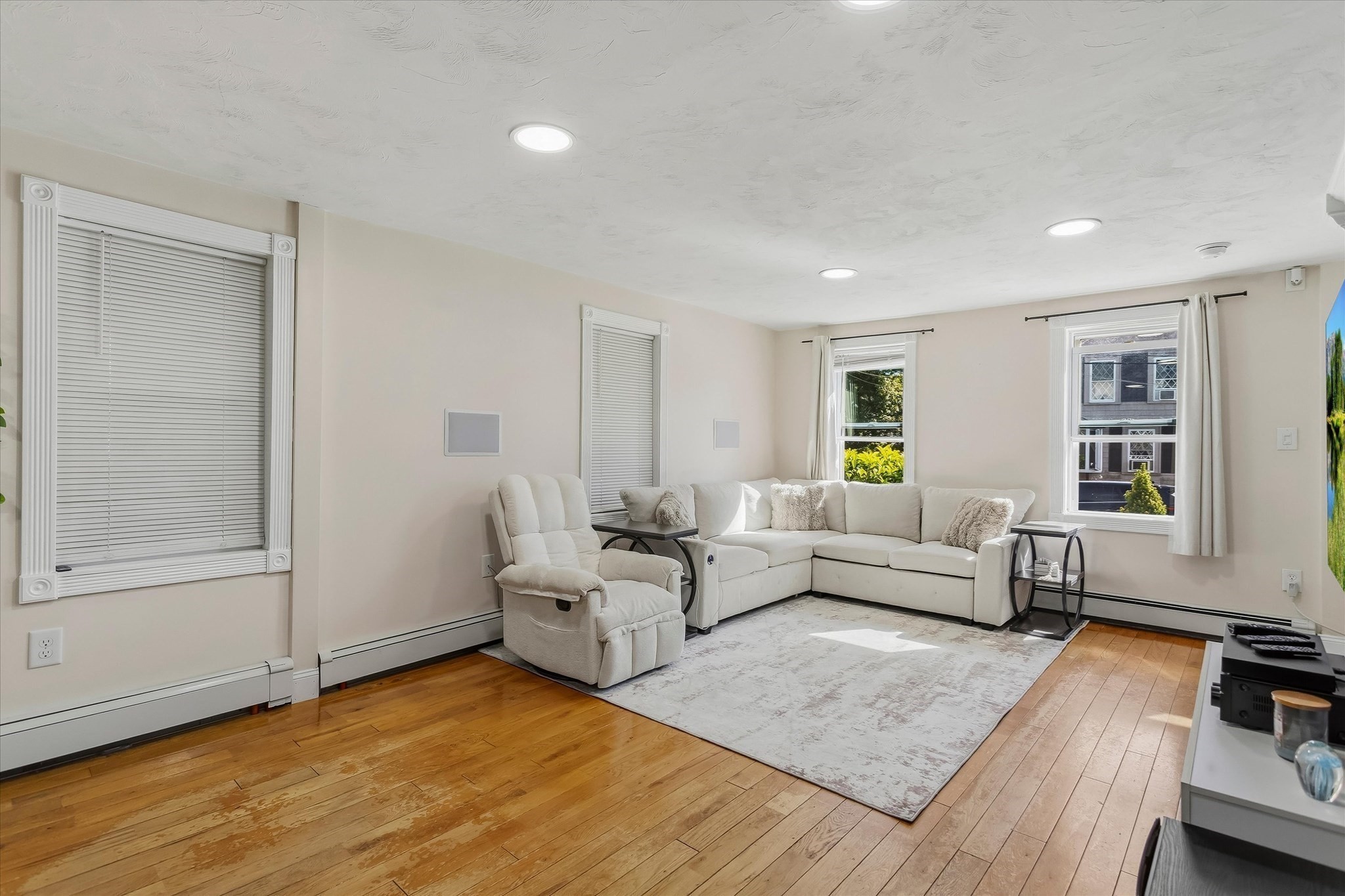 2 Franklin Ave Property Photo 6