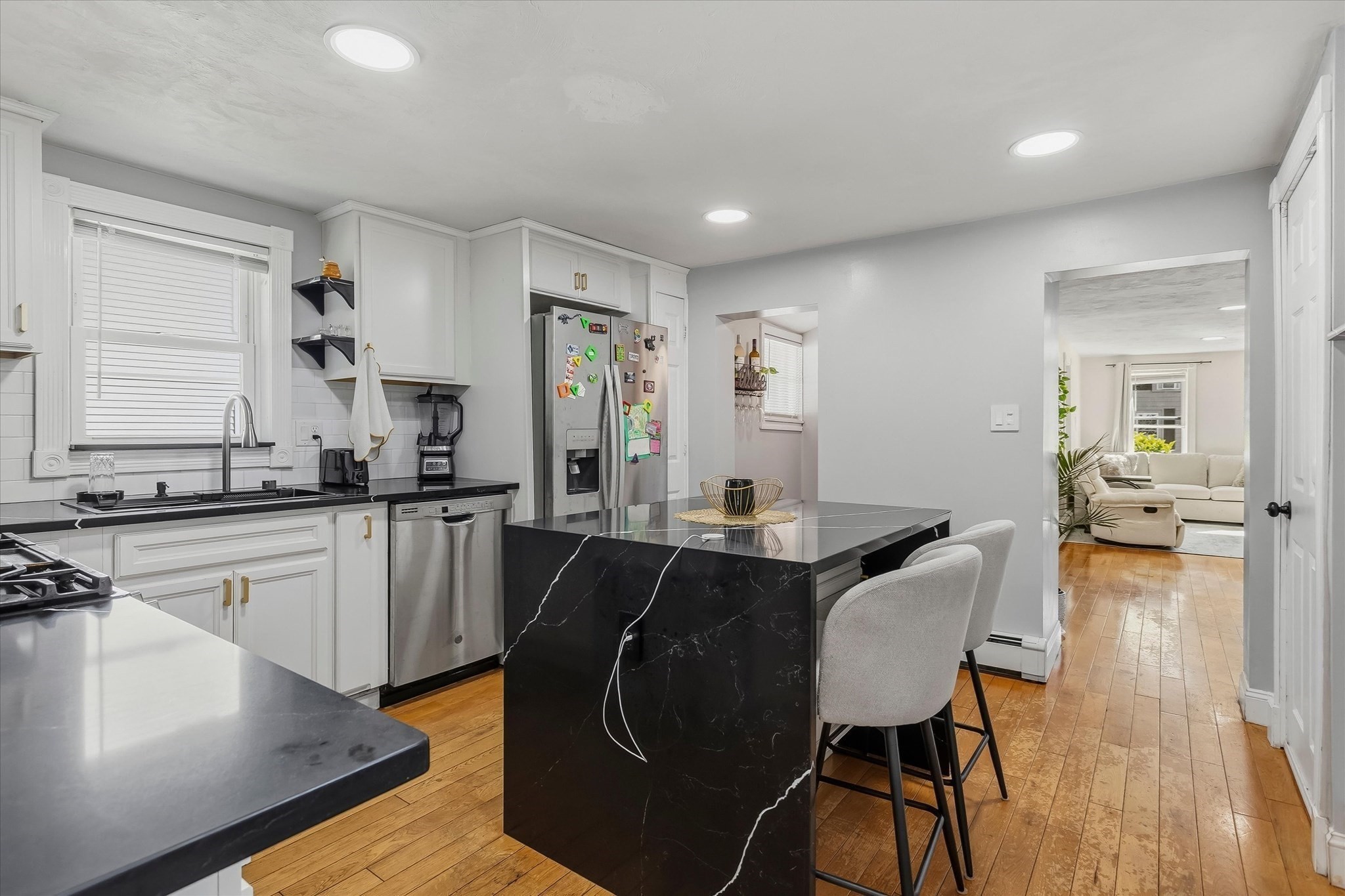 2 Franklin Ave Property Photo 9