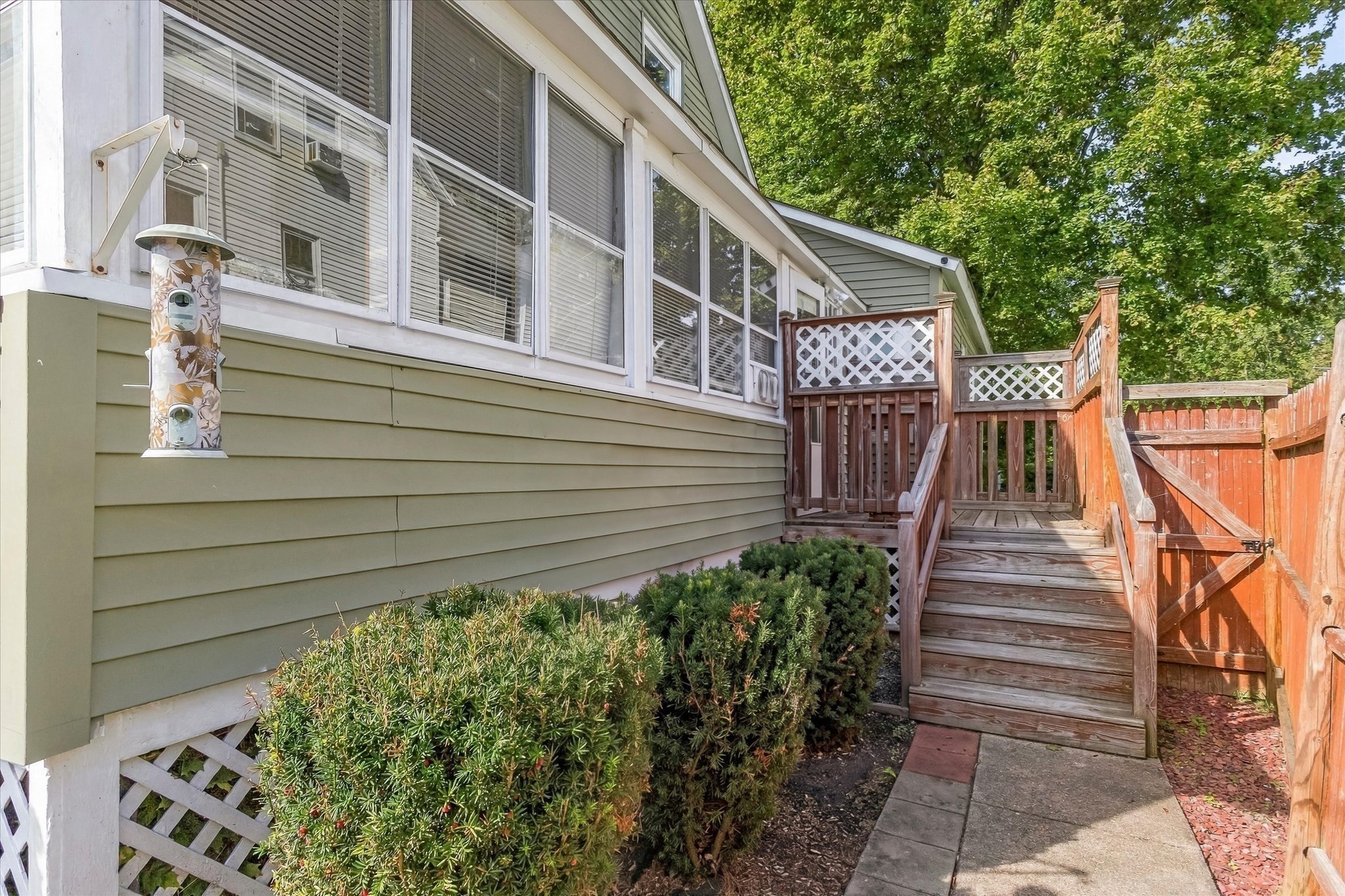 2 Franklin Ave Property Photo 27