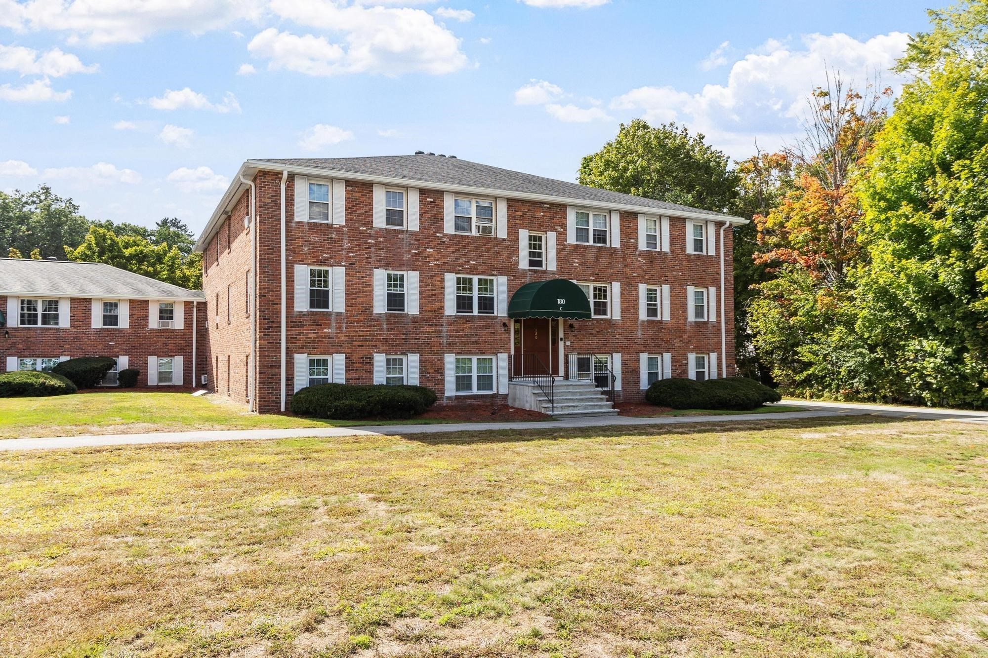 180 Tyngsboro Road # 9c Property Photo 1