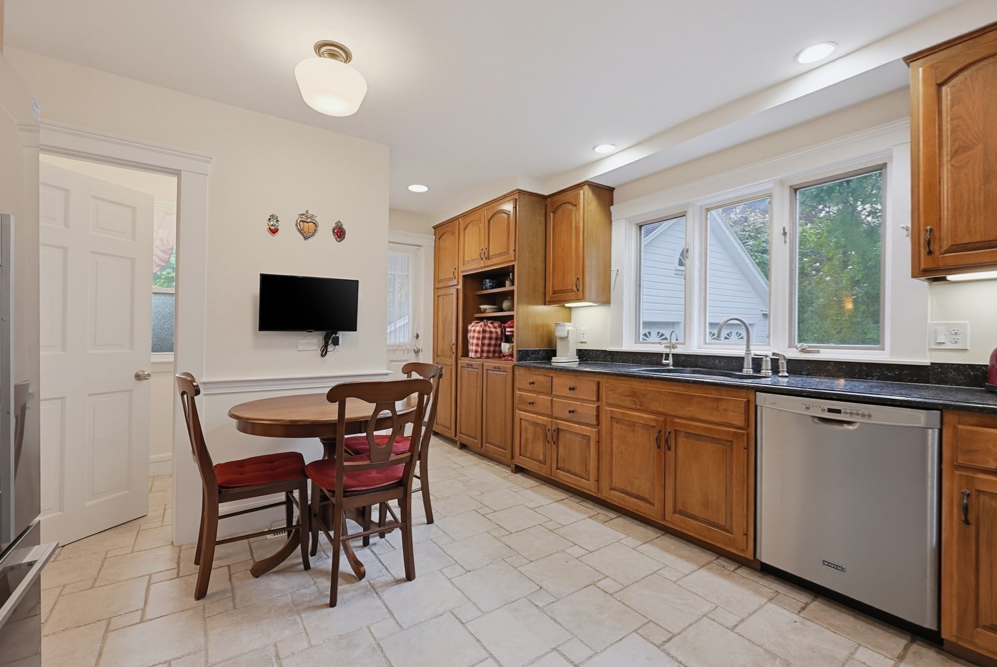 51 Bates Ave. Property Photo 9