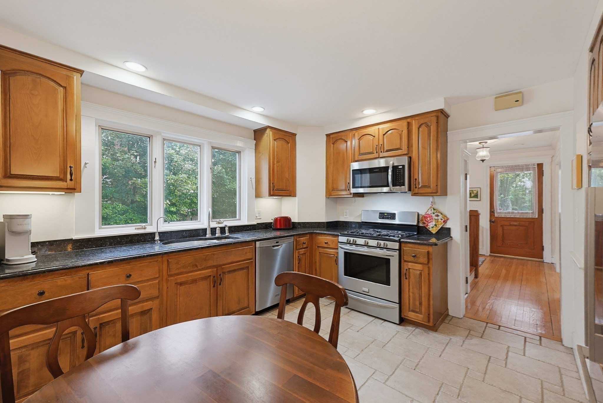 51 Bates Ave. Property Photo 10