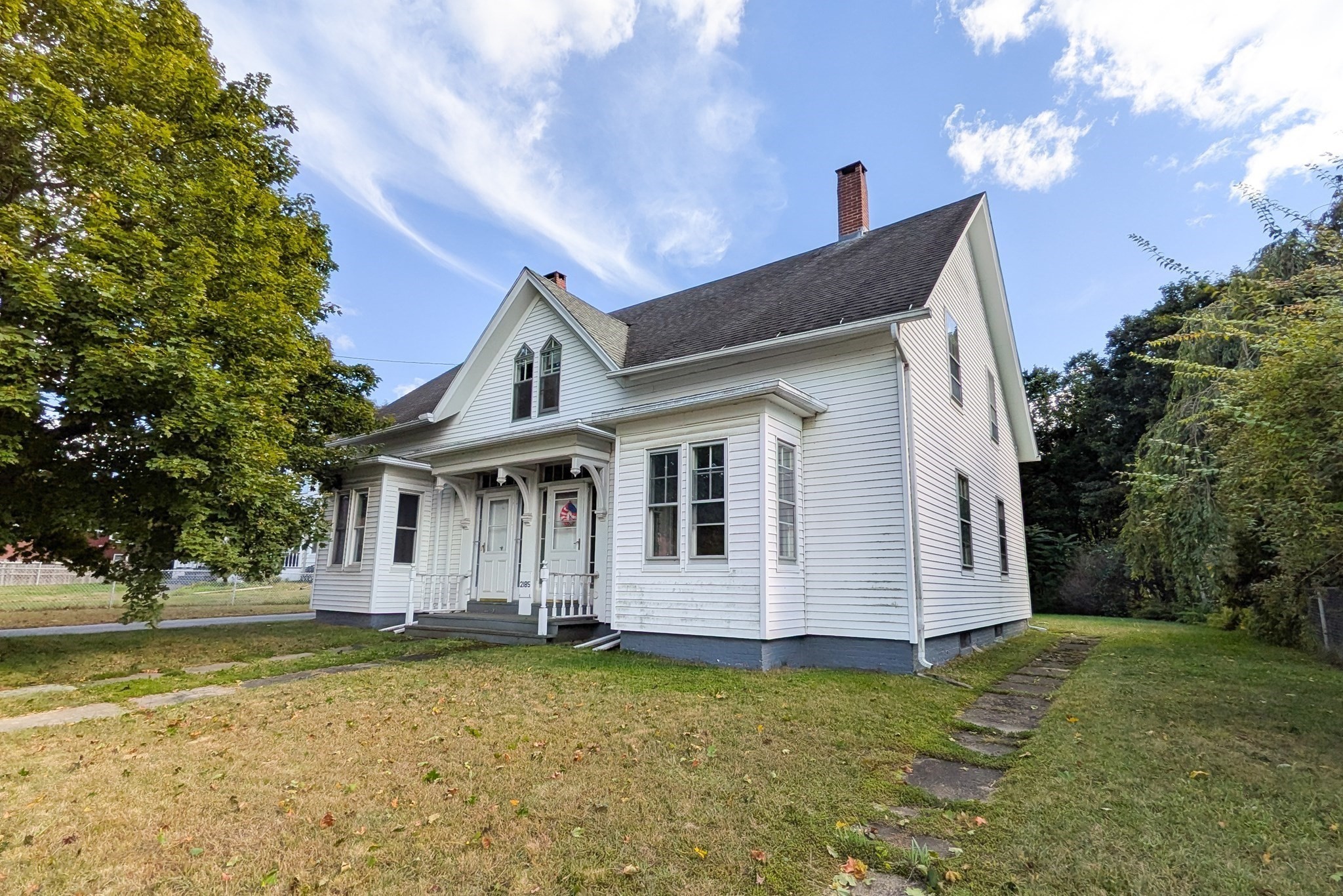 2185 Main St Property Photo 1