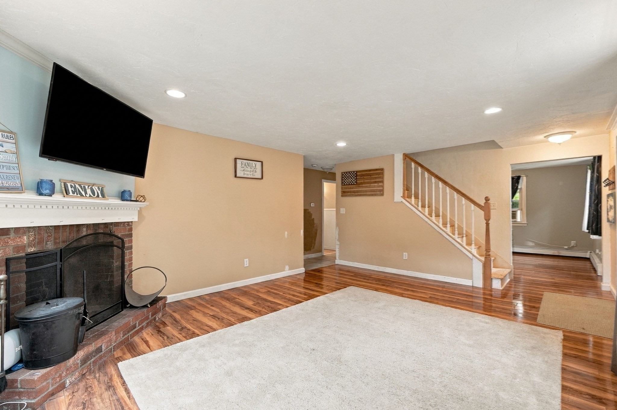 19 Louise Ln Property Photo 14