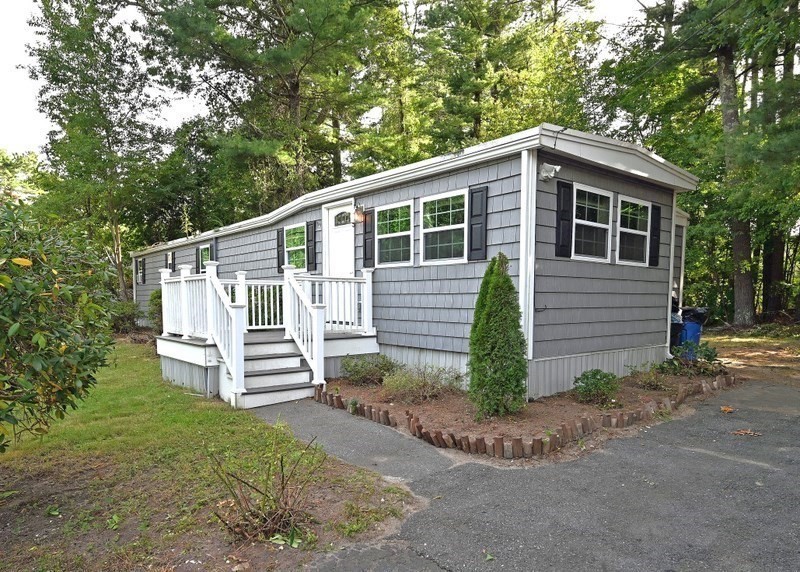 5 Siesta Dr. Property Photo 2