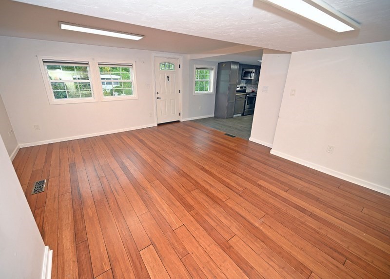 5 Siesta Dr. Property Photo 5