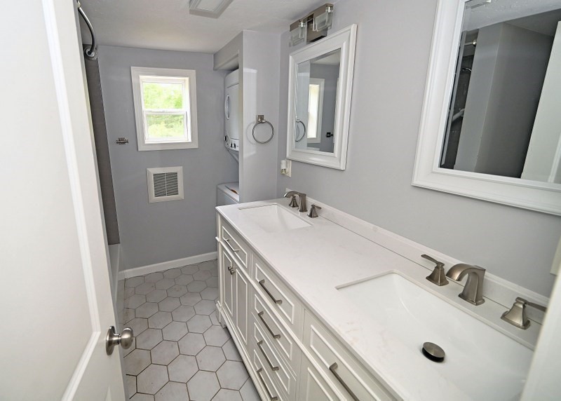 5 Siesta Dr. Property Photo 10
