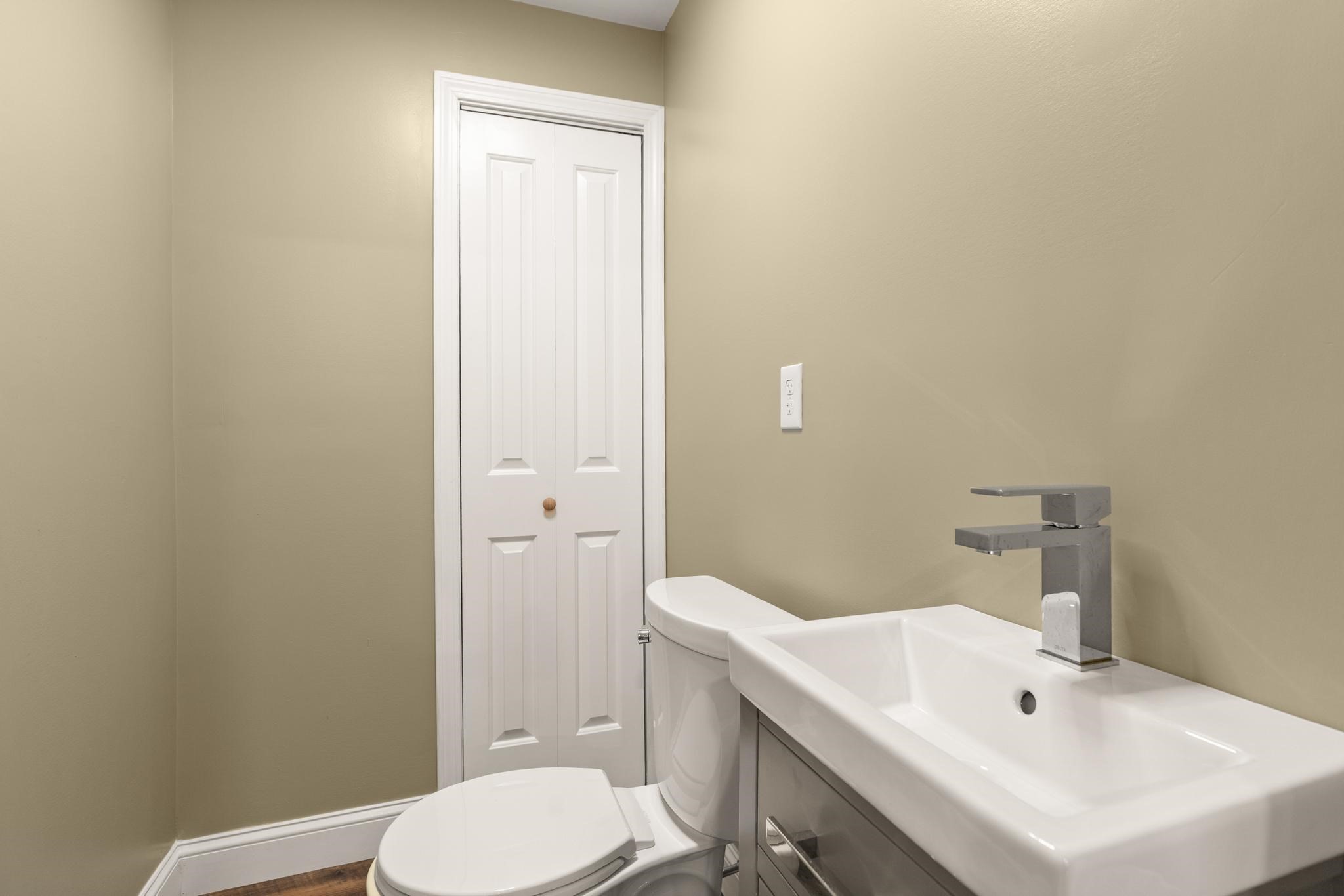 16 Saint James Ave Property Photo 26