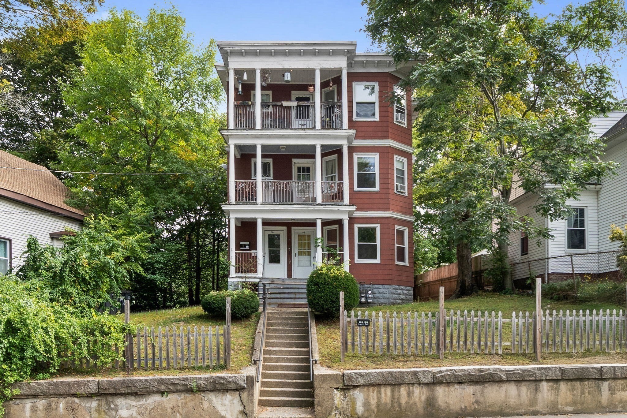 99 Laurel Ave Property Photo 1