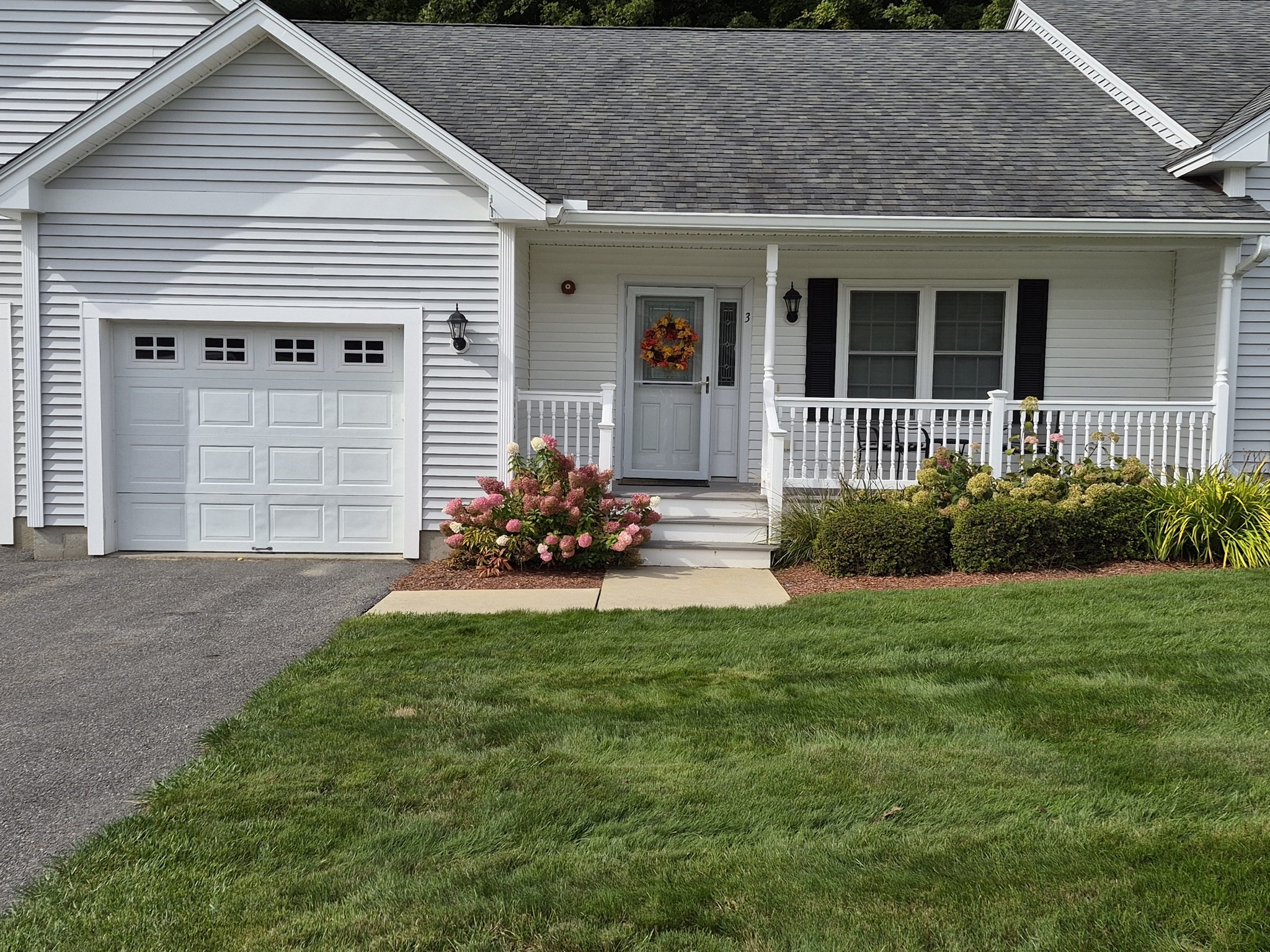 3 Jacklyn Dr # 2 Property Photo 1