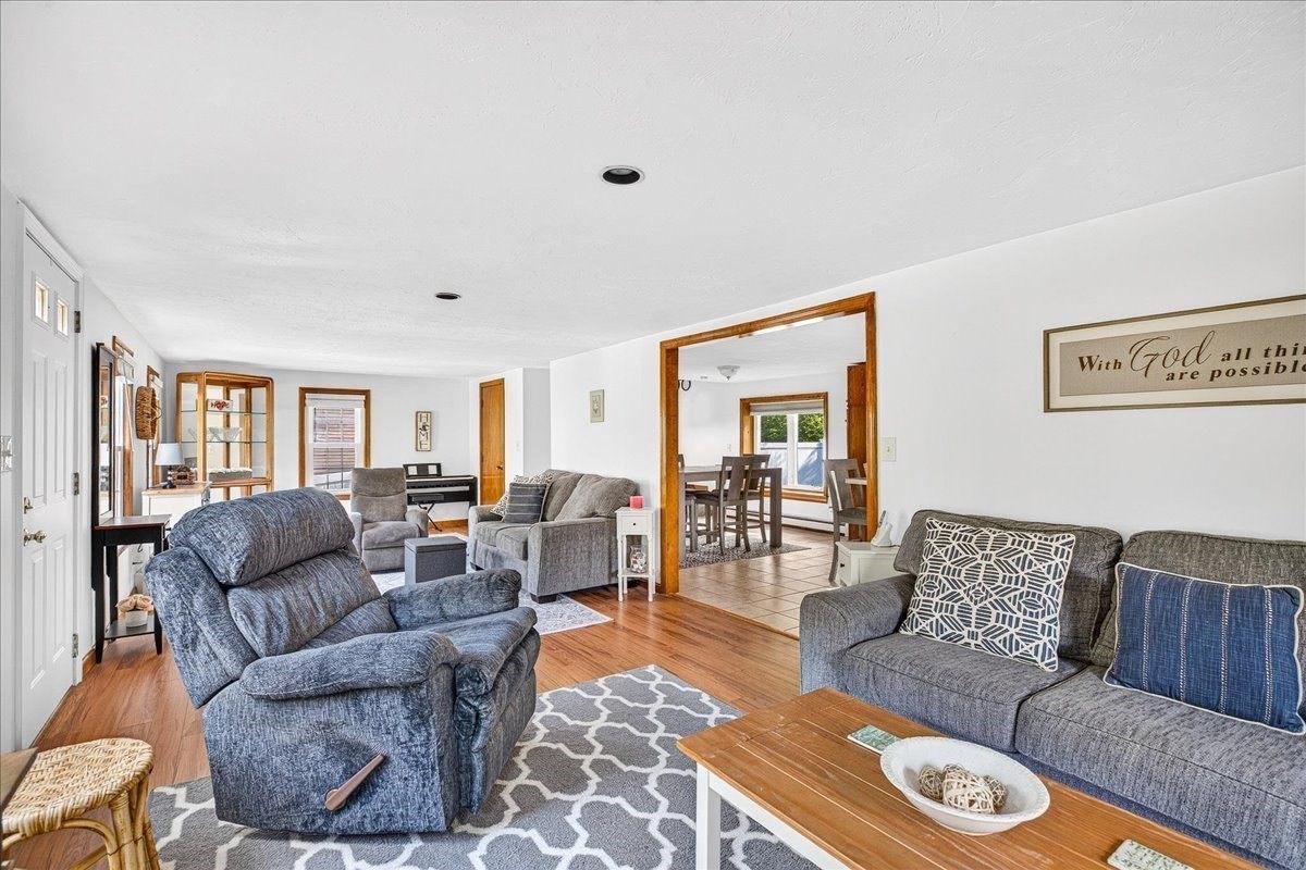 33 White Horse Rd Property Photo 11