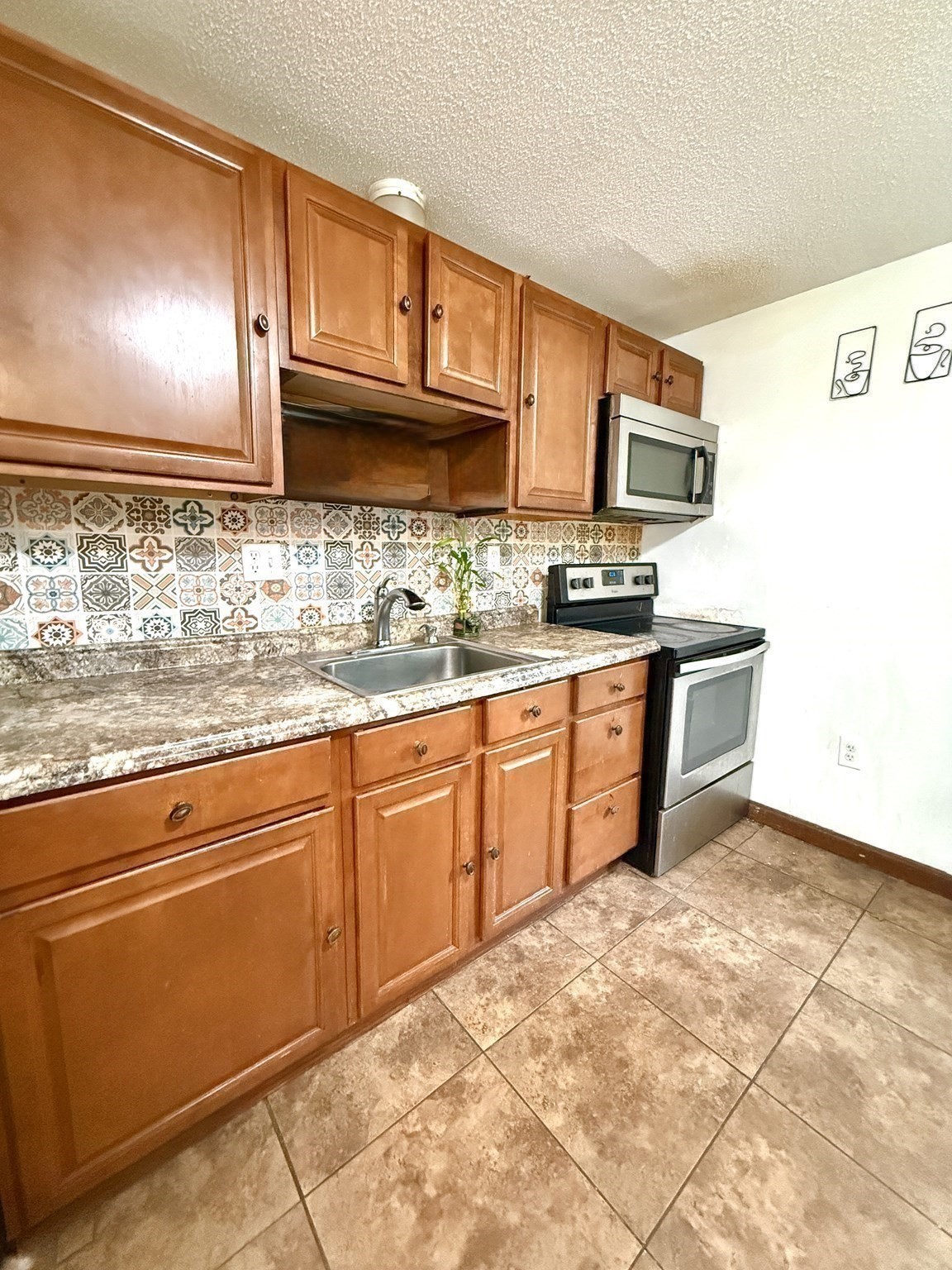 67 Everard St Property Photo 8