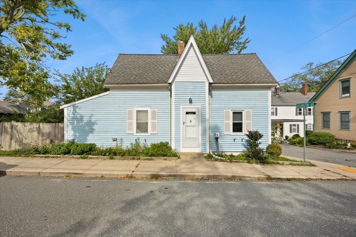 28 Mayflower St Property Photo 1