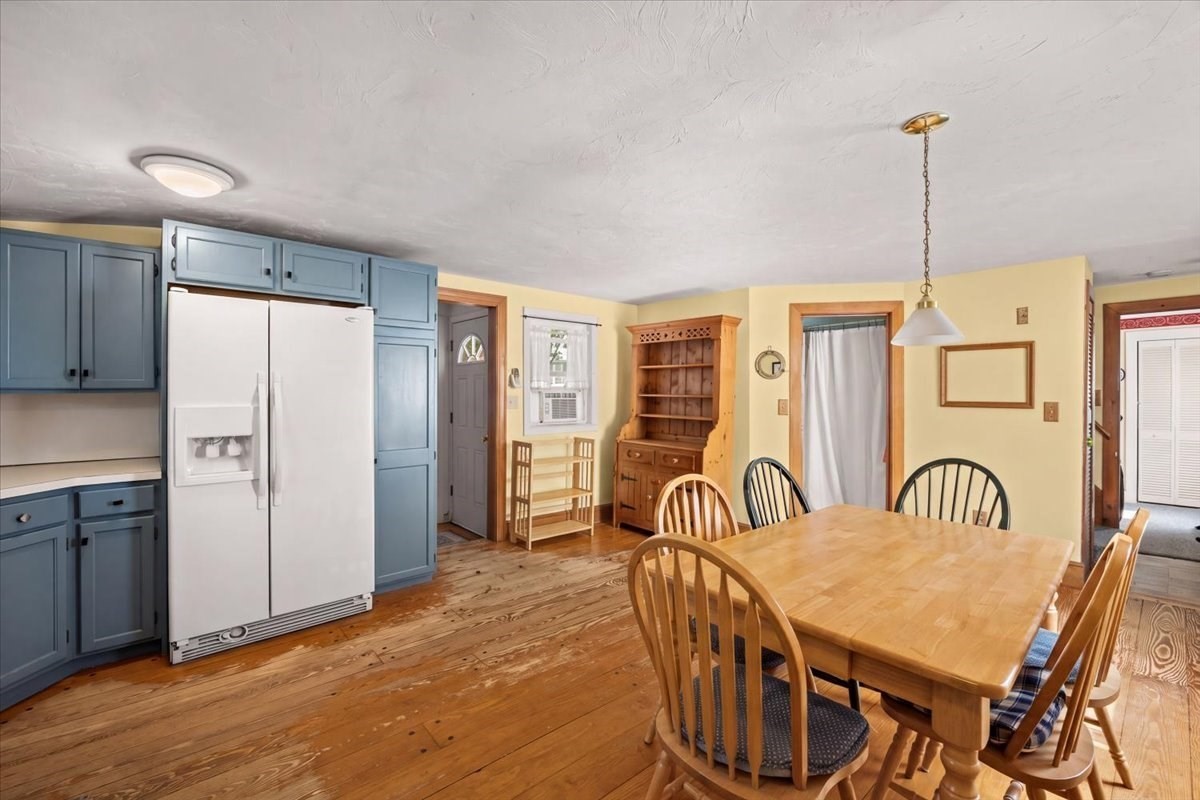 28 Mayflower St Property Photo 6
