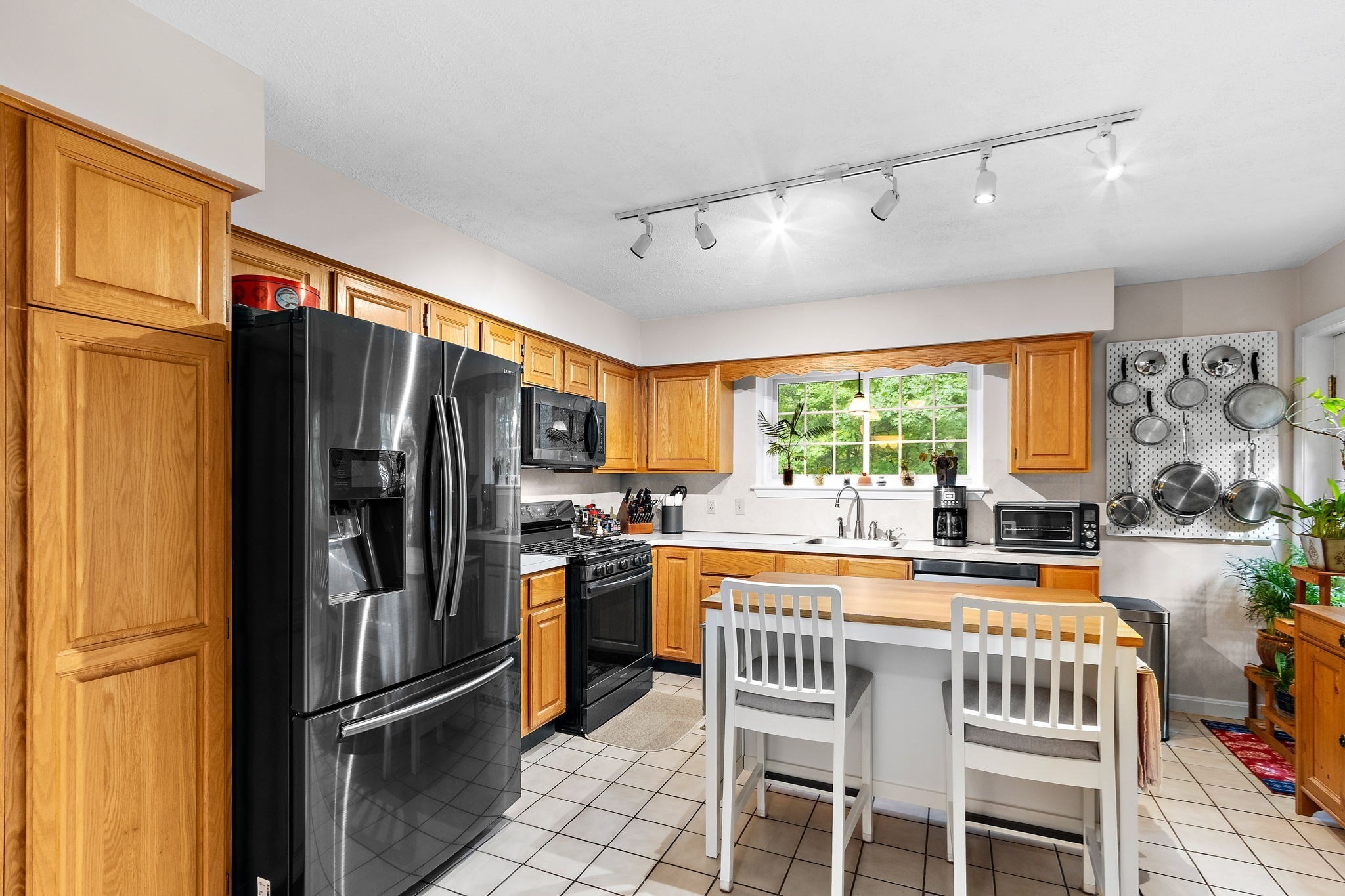 12 Country Club Ln # D Property Photo 5