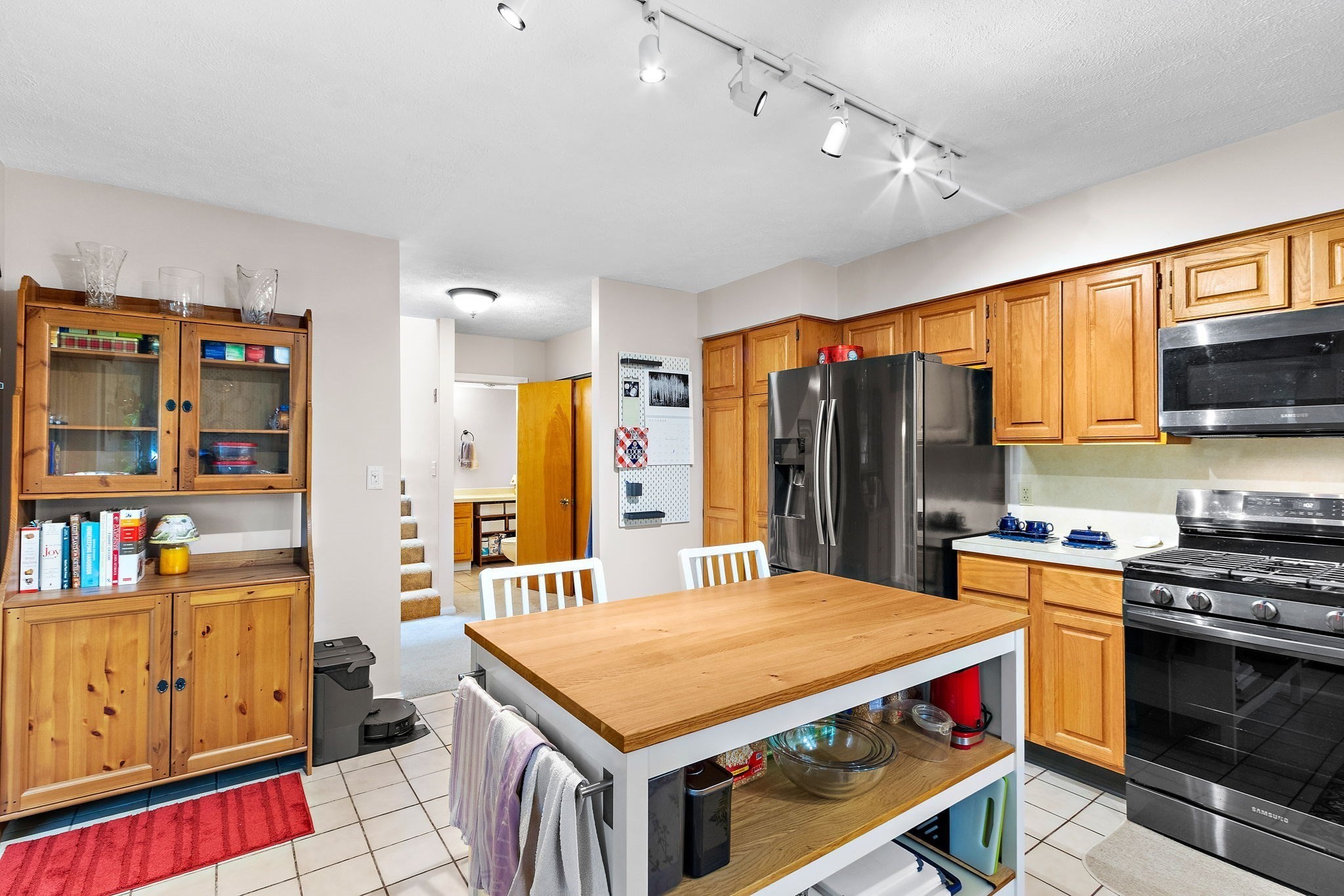 12 Country Club Ln # D Property Photo 6