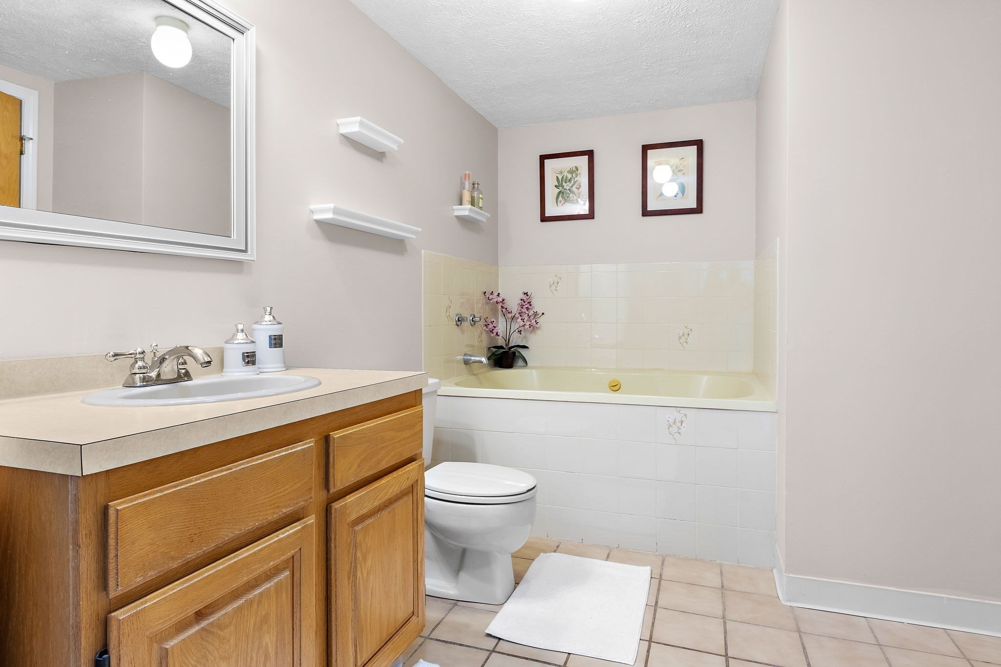 12 Country Club Ln # D Property Photo 20