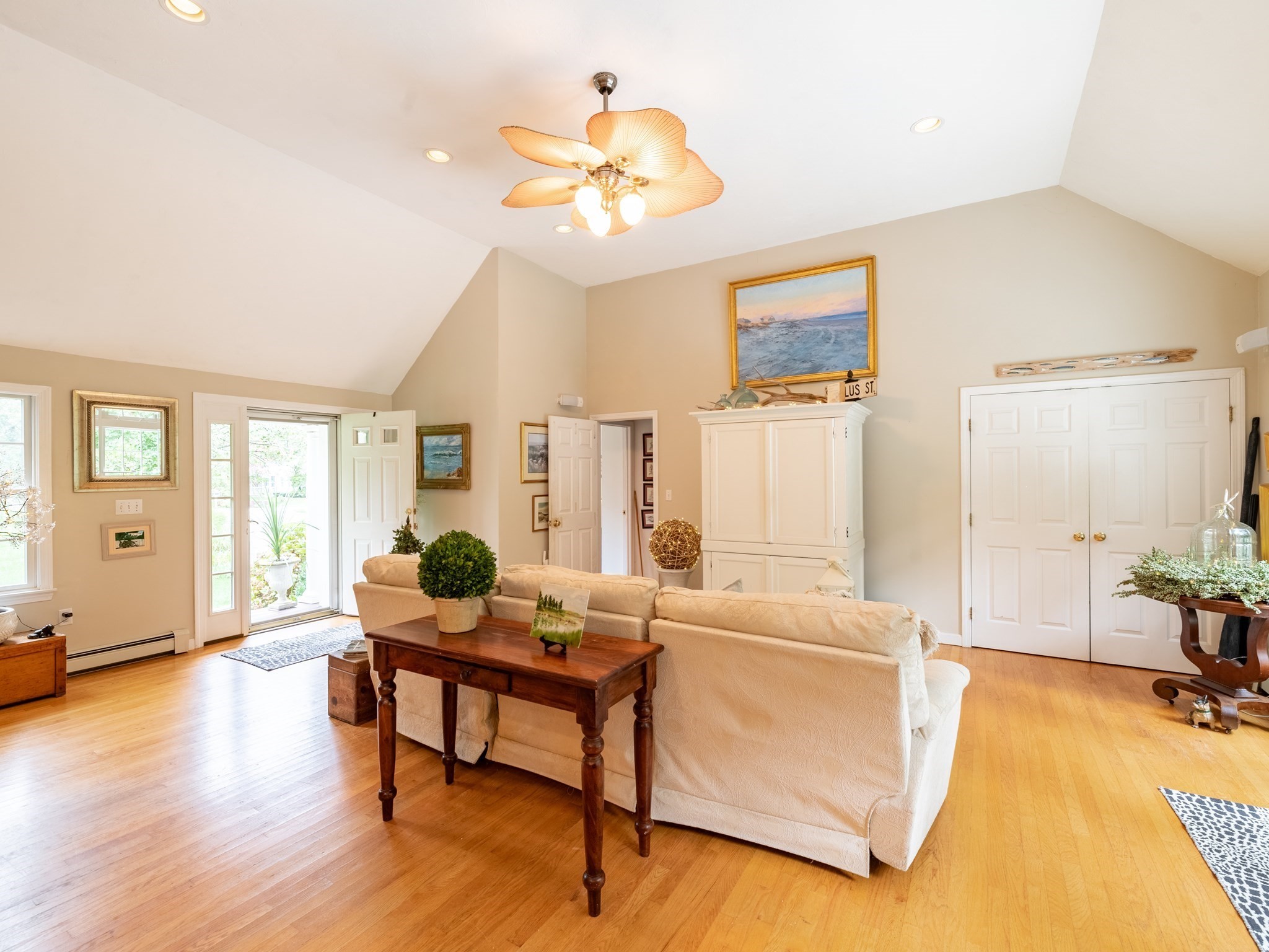 14 Copper Beech Dr Property Photo 11