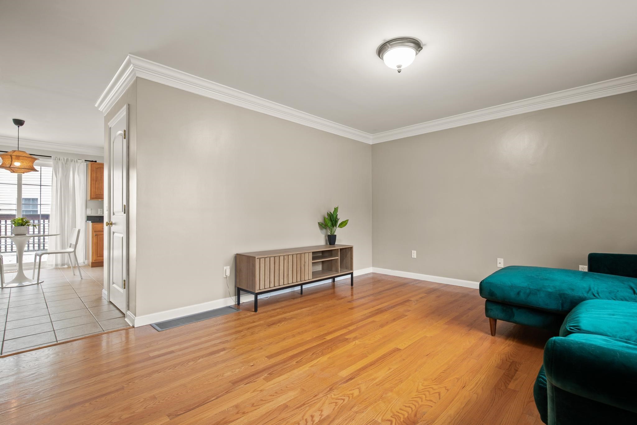 129 Scott St # 4 Property Photo 6