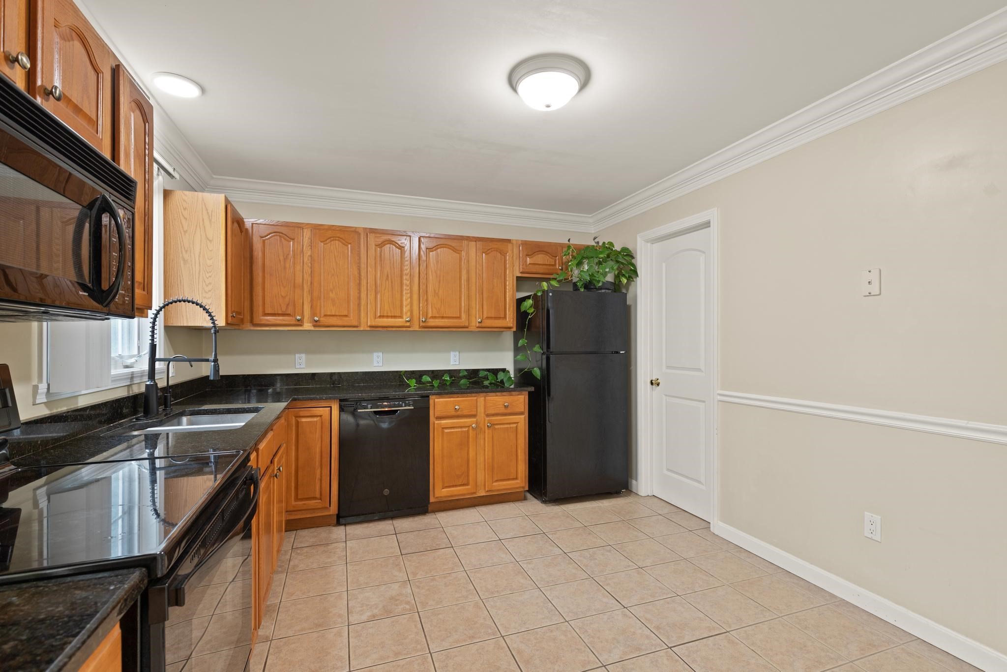 129 Scott St # 4 Property Photo 17