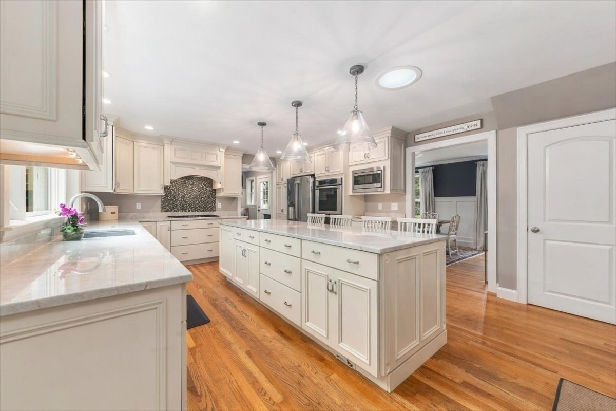 24 Whitcomb Avenue Property Photo 2