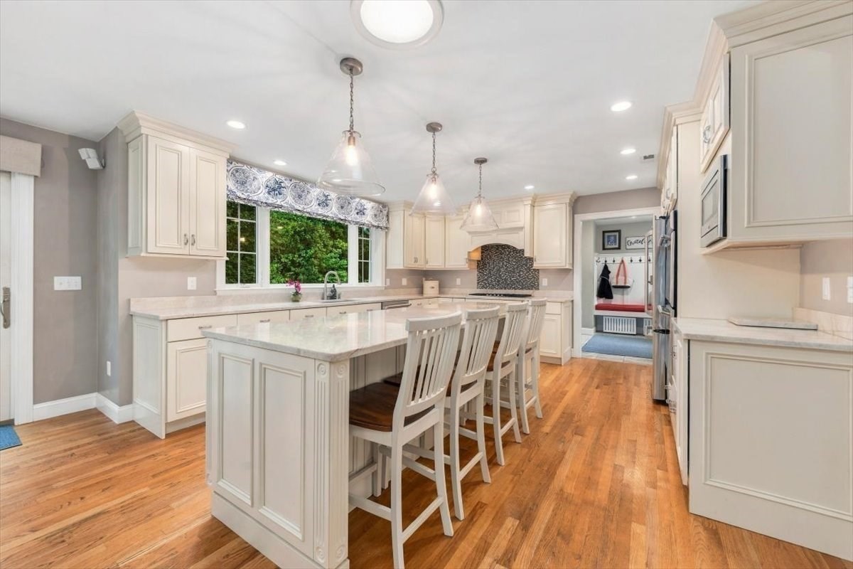 24 Whitcomb Avenue Property Photo 3