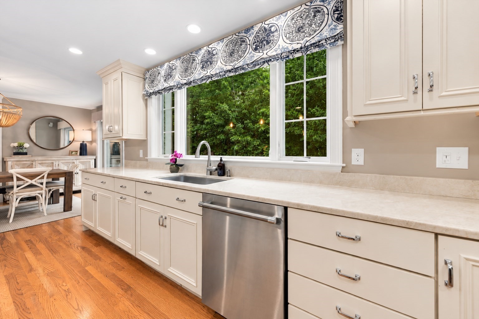 24 Whitcomb Avenue Property Photo 4