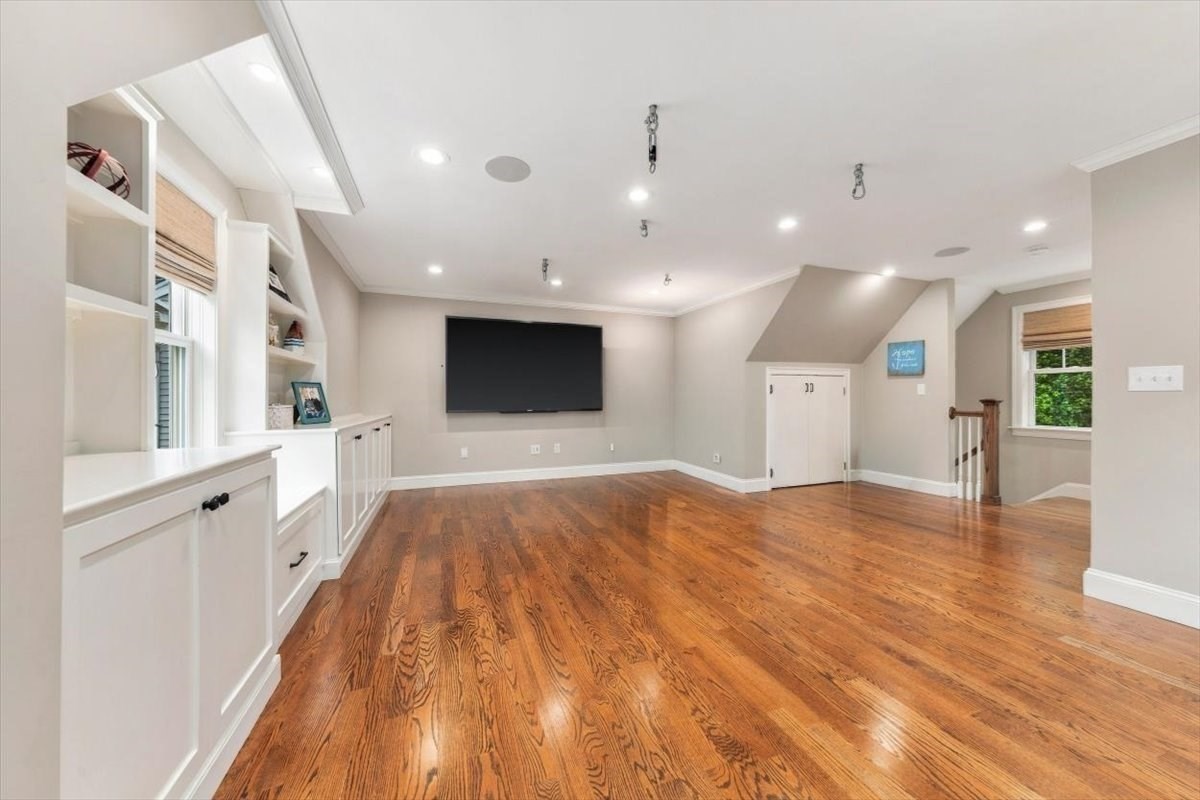 24 Whitcomb Avenue Property Photo 18