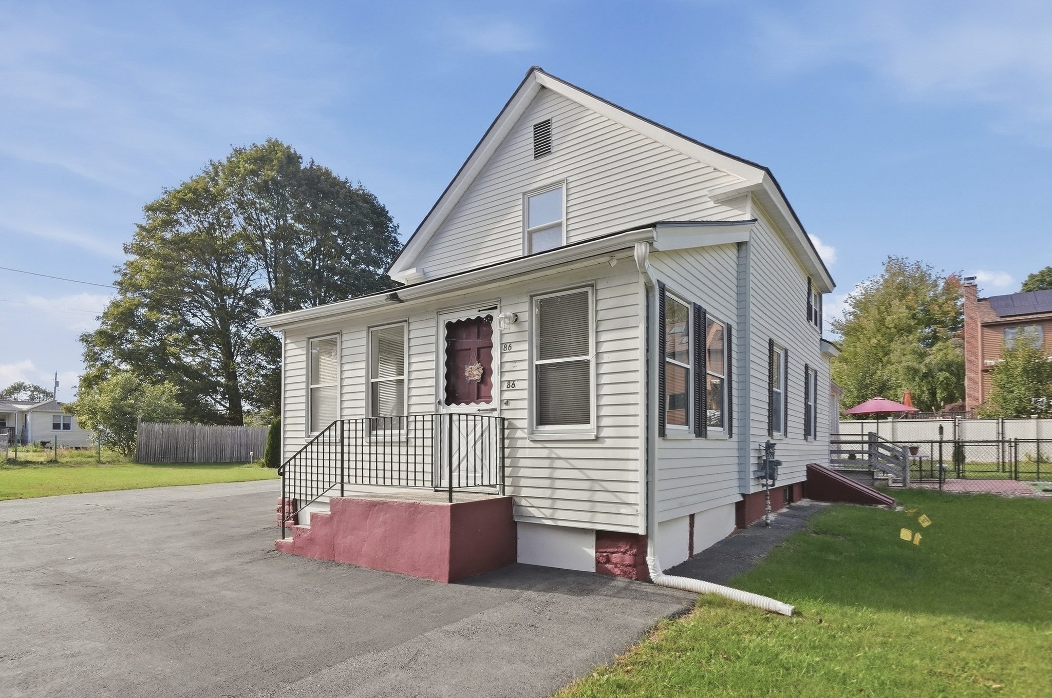 86 Lawton Avenue Property Photo 3