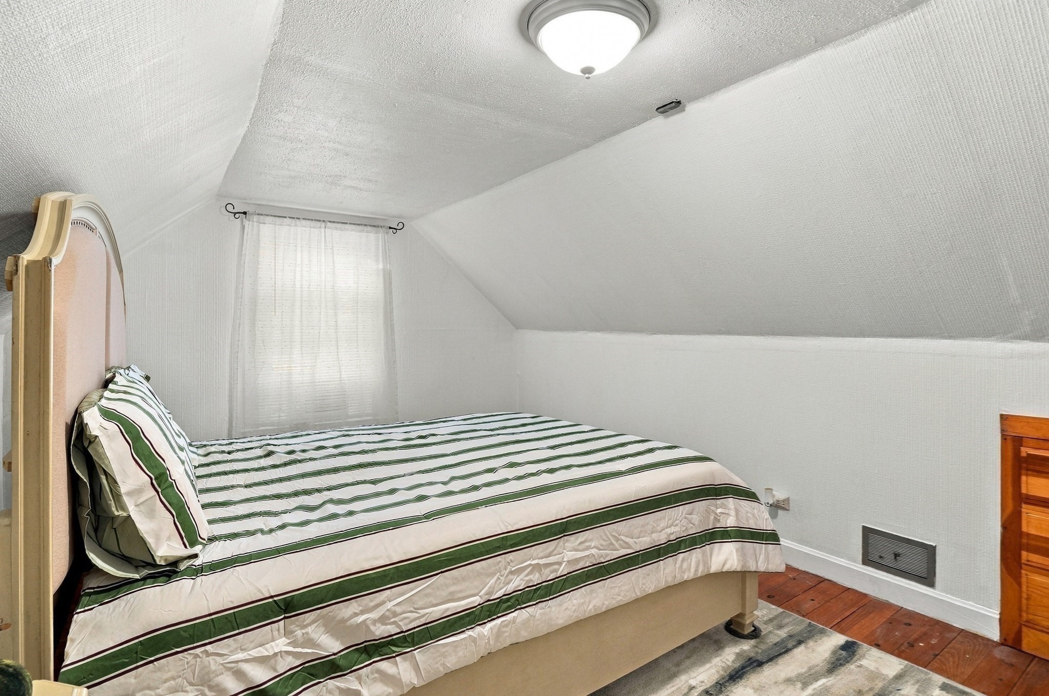 86 Lawton Avenue Property Photo 23