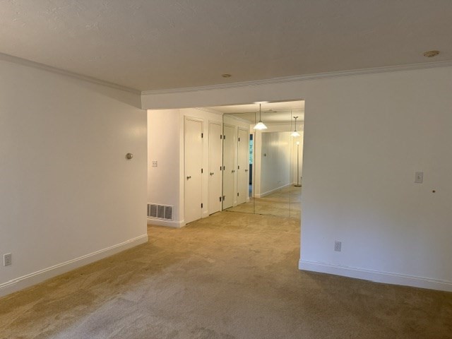 1 Kingswood # 8 Property Photo 4