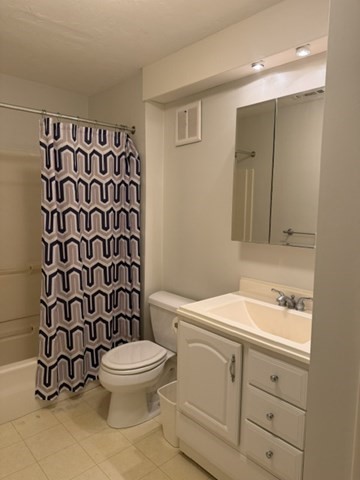 1 Kingswood # 8 Property Photo 10