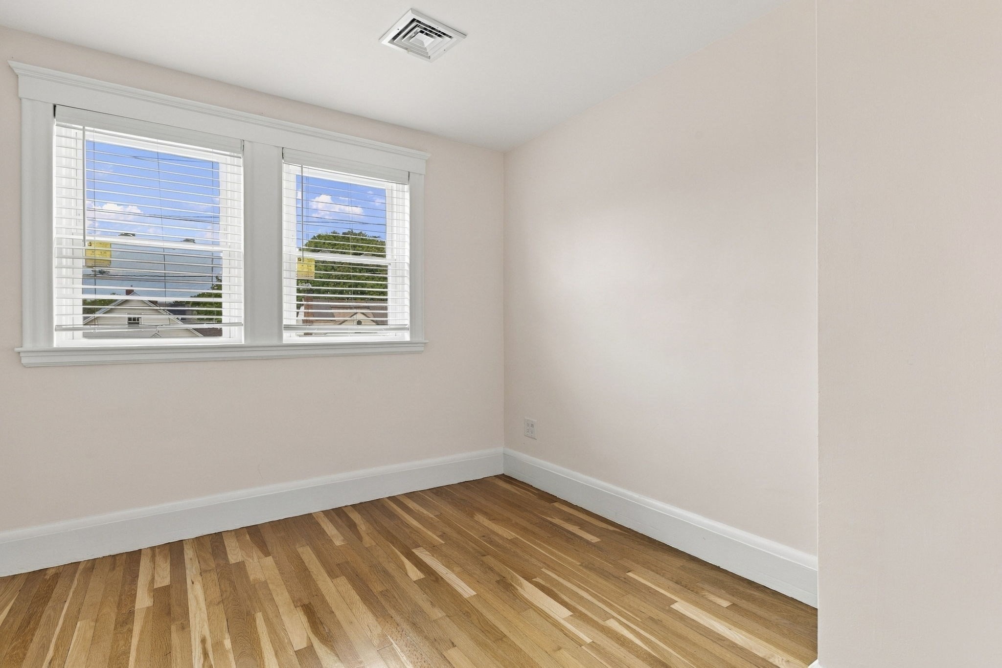 814 Lynnfield Street Property Photo 23