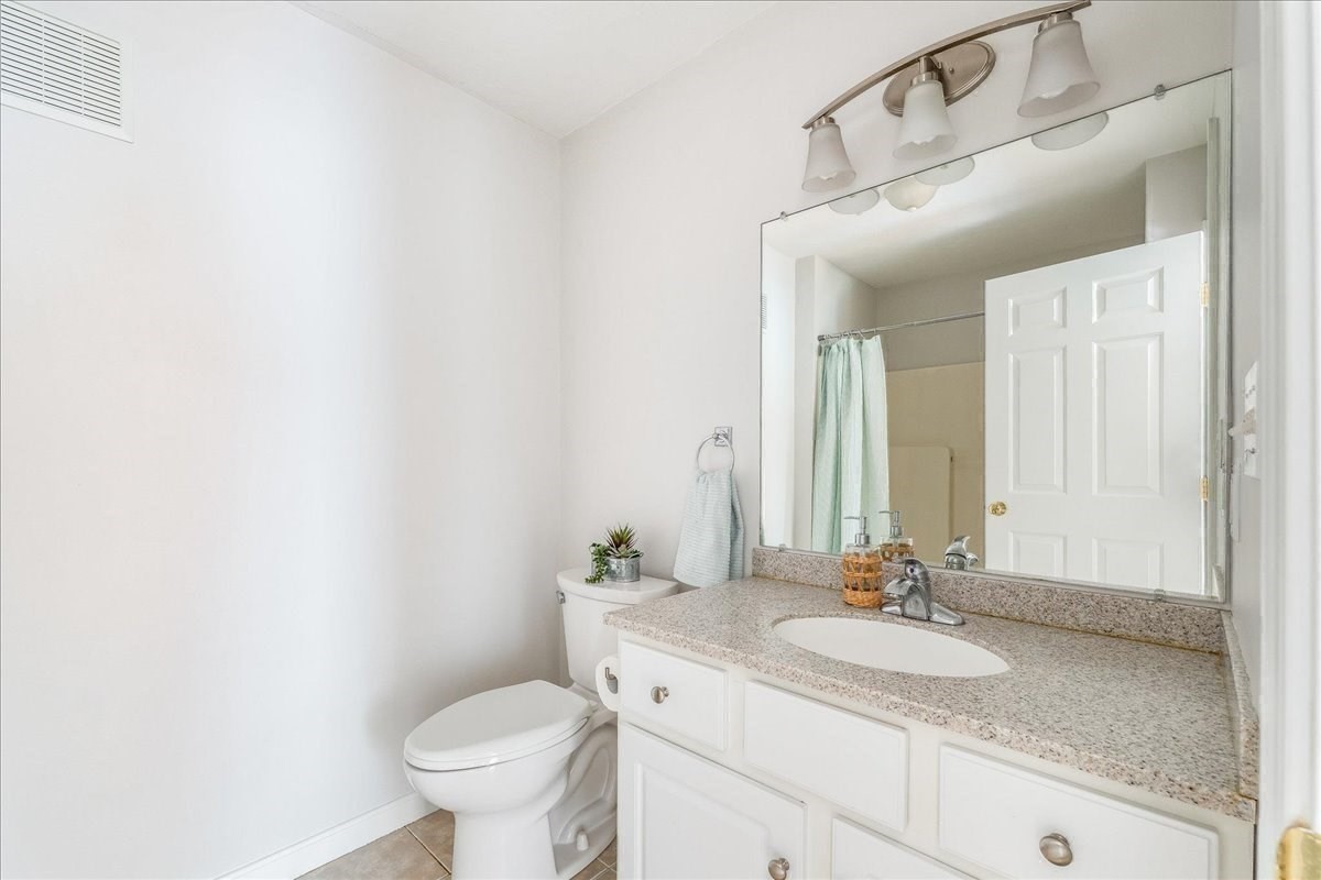 319 Hampton Way # 319 Property Photo 12